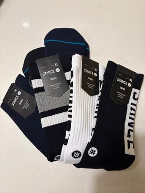 NWT SET OF 4 Stance Men’s Casual Socks - Black, White, Navy, grey/white striped
